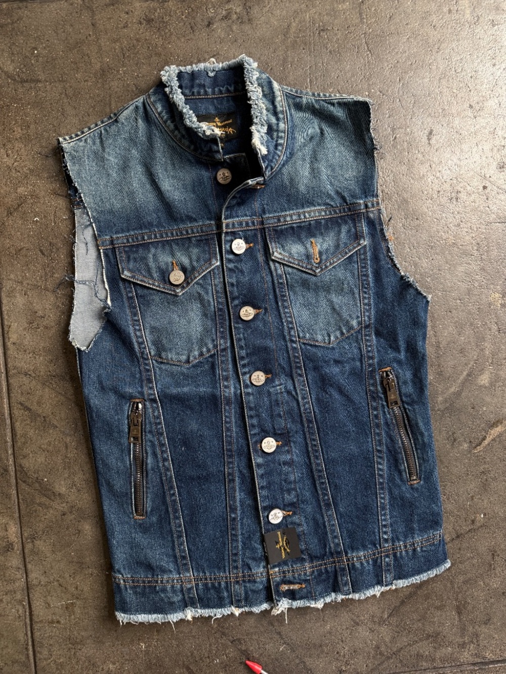 Vivienne Westwood New W/ Tags 510$ Denim Vest w/ Graffiti Orb & Frayed Edges - Picture 8 of 12
